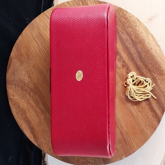 Locking Leather Travel Jewelry Case with Wolf Designs Tag and Tasseled Key - Picture 7 of 12